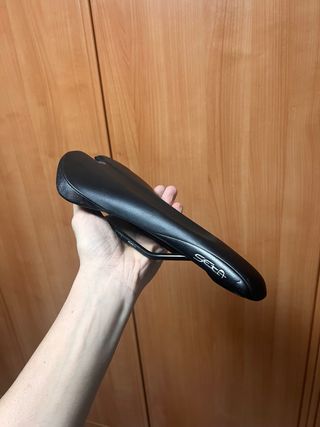 Sillín de bicicleta selle sin estrenar.