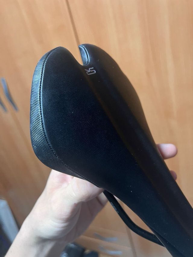 Sillín de bicicleta selle sin estrenar.