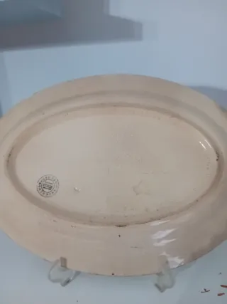Plato de cerámica antiguo