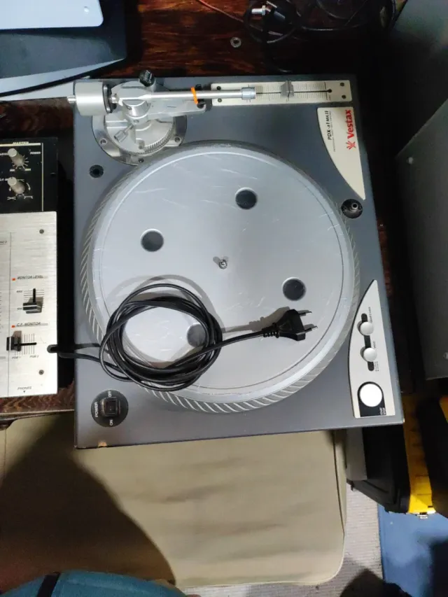 2 Platos Vestax + Mesa Mezclas