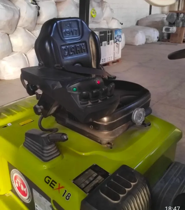 Carretilla elevadora Clark