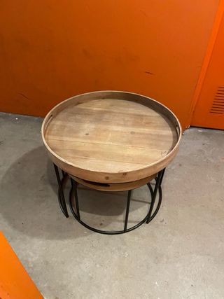 Set di due tavolini rotondi in legno e metallo