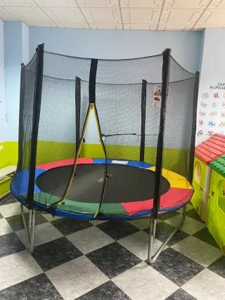 Cama elástica para recoger en Campillos