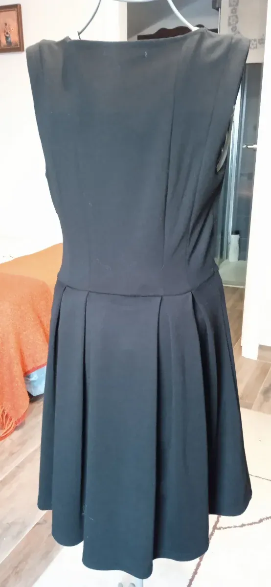 Vestido negro Lefties cuello Peter Pan