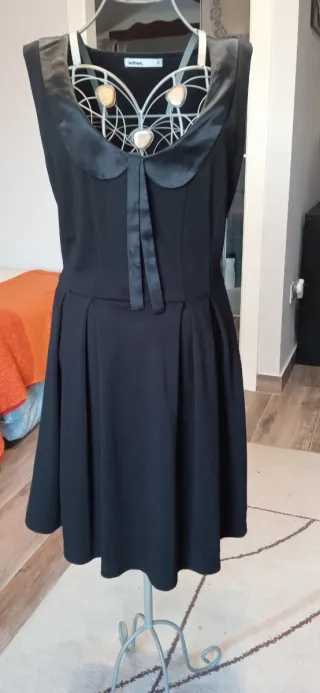 Vestido negro Lefties cuello Peter Pan