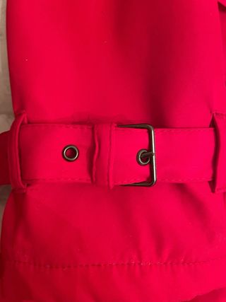 Gabardina roja con cinturón Talla XL