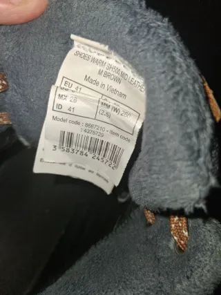 Botas Quechua Waterproof Marrones y suela blanca