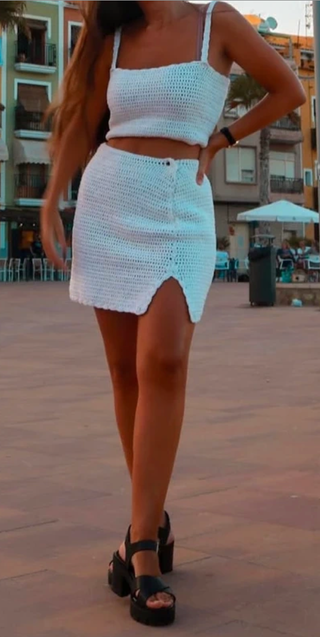 Falda blanca crochet hecha a mano
