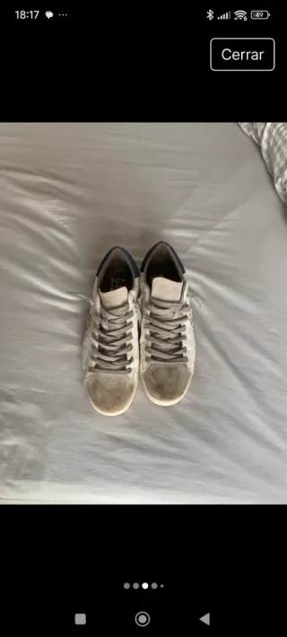 Zapatillas Scarlpers grises y blancas