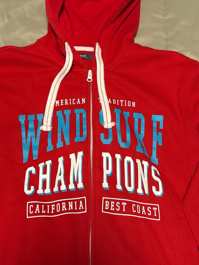 Sudadera con capucha roja Wind Surf Champions