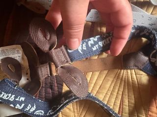 Cinturones trenzados y tirantes a estrenar