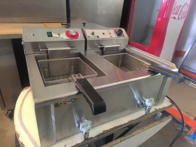 Freidora Eléctrica Doble