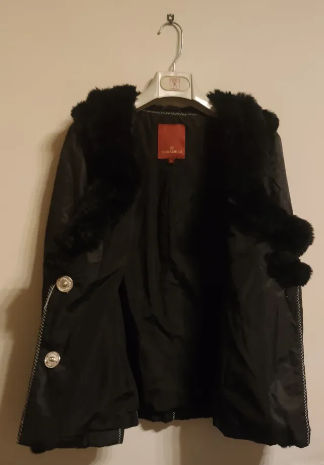 Abrigo corto CARAMELO cuello pelo