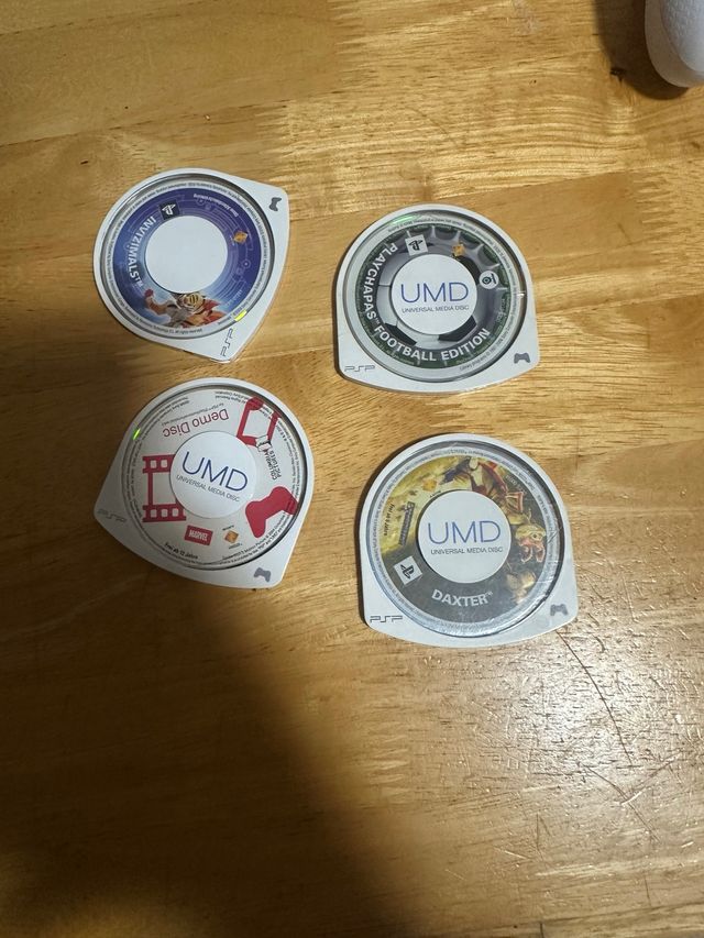 UMD Giochi PSP: Invizimals, Playchapas, Dexter