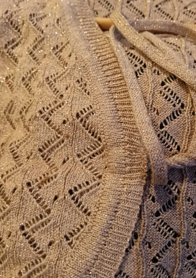 Bolero dorado beige tejido
