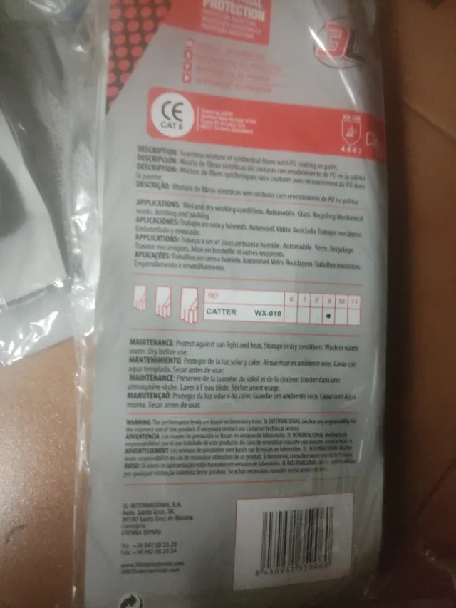 Guantes de trabajo grises y blancos