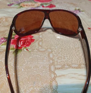 Gafas de sol marrones