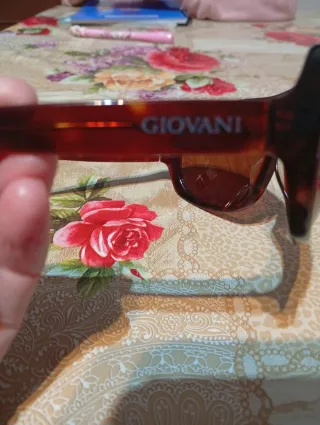 Gafas de sol marrones