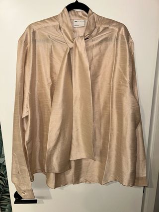 Camisa ASOS DESIGN con lazo