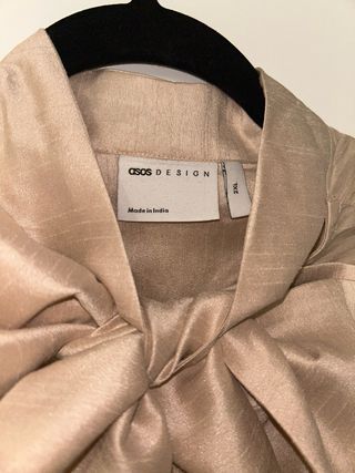 Camisa ASOS DESIGN con lazo