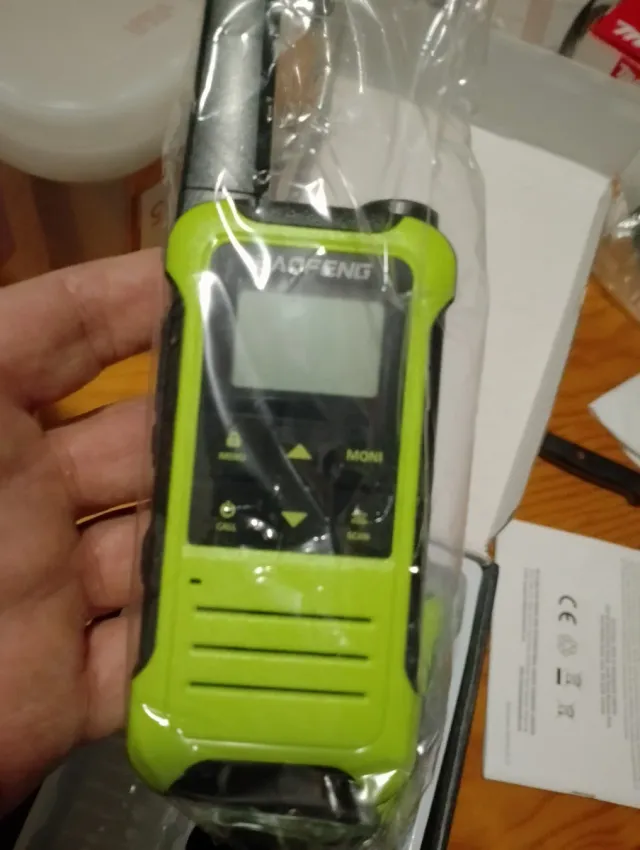 Walkie Talkie Baofeng Verde