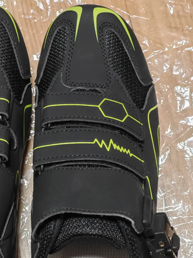 Tênis de Ciclismo Preto e Verde Neon