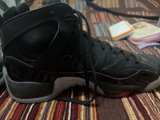 Tenis Jordan Negros y Rojos