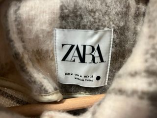 Chaqueta Zara cuadros beige y marrón