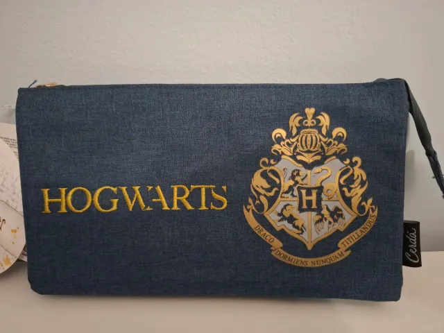 Estuche Hogwarts Azul y Dorado Cerda
