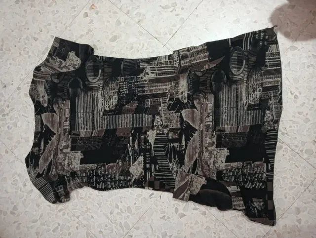 Vestido de punto con cuello bordado