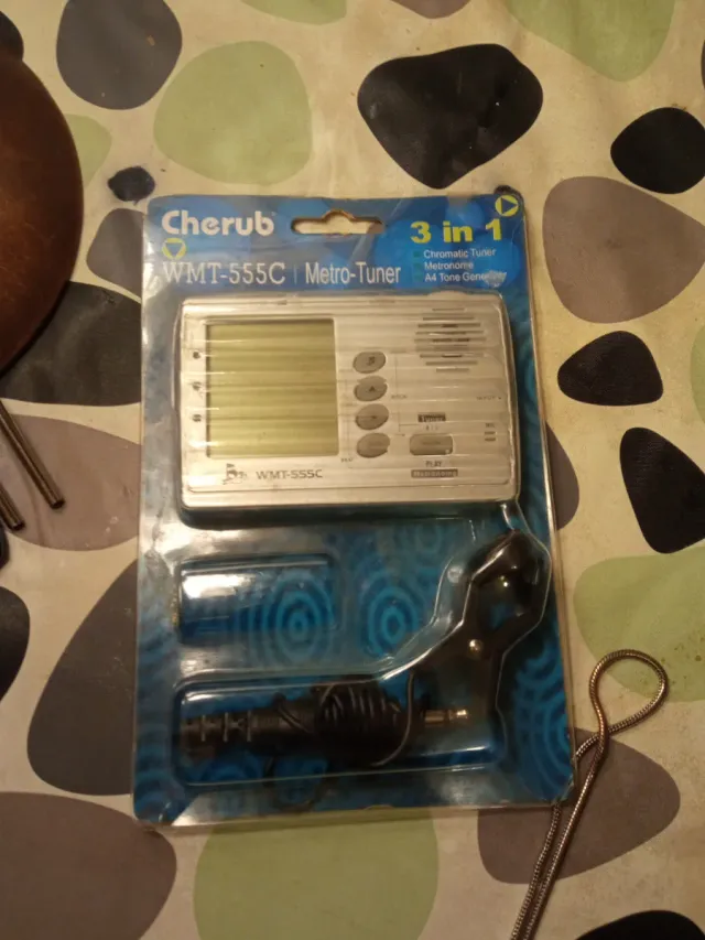 Afinador y Metrónomo WMT-555C