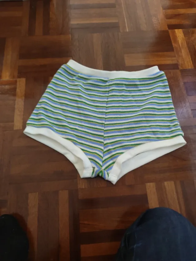 Pantalones cortos de punto a rayas