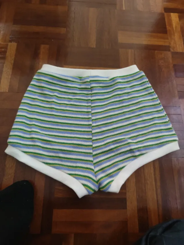 Pantalones cortos de punto a rayas