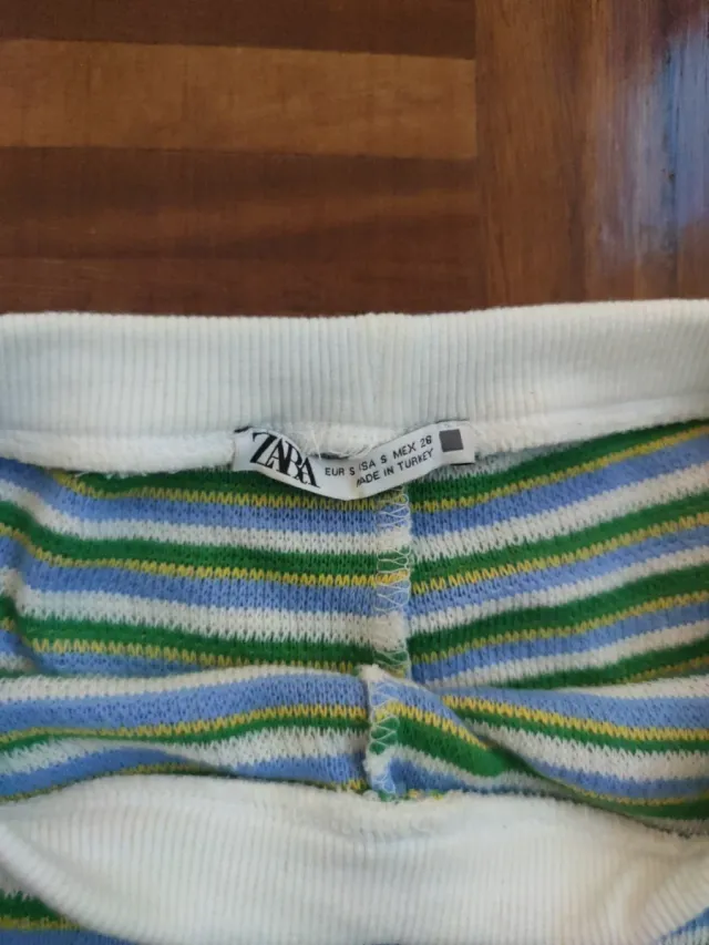 Pantalones cortos de punto a rayas