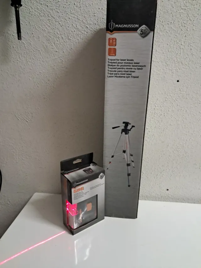 Nivel Láser Autonivelante con Trípode