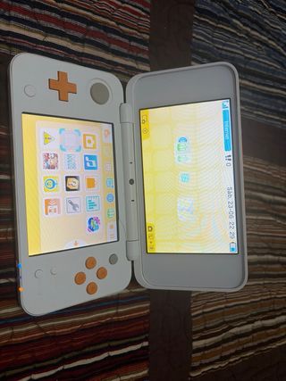 Nintendo 2DS XL Naranja y Blanco