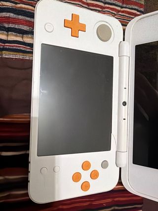 Nintendo 2DS XL Naranja y Blanco