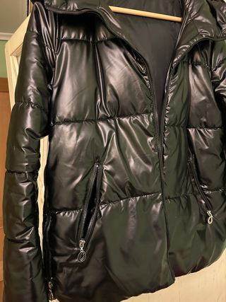 Cazadora acolchada negra mujer