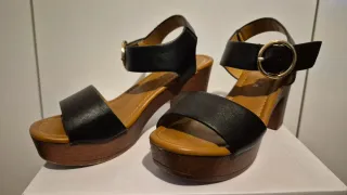 Sandalias tacón negras plataforma madera T36