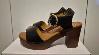 Sandalias tacón negras plataforma madera T36