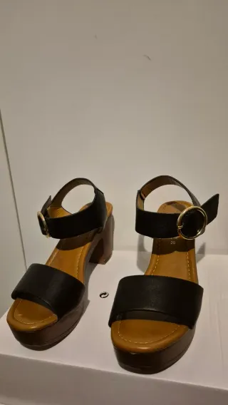 Sandalias tacón negras plataforma madera T36