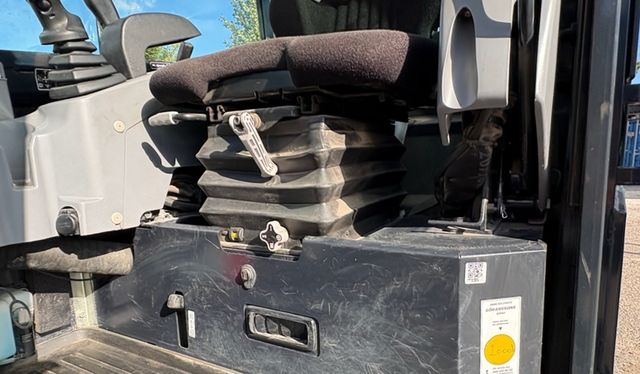 Excavadora Kubota KX027-4