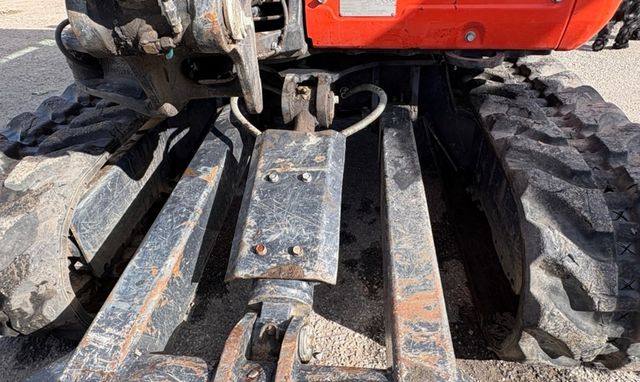 Excavadora Kubota KX027-4