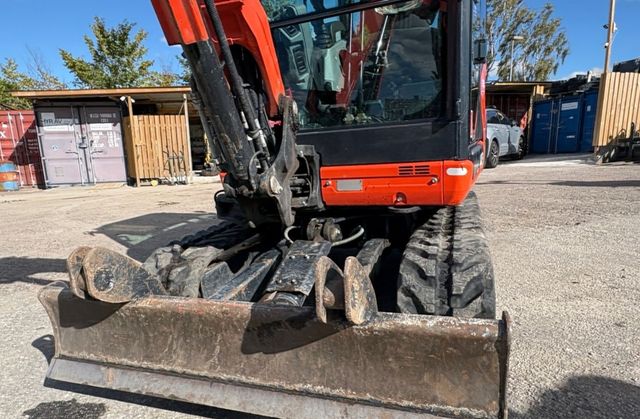 Excavadora Kubota KX027-4