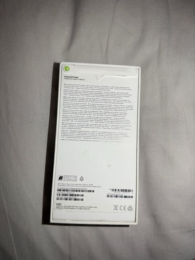 Caja iPhone 15 Pro Max Negro