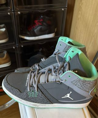 Air Jordan Gris y Verde