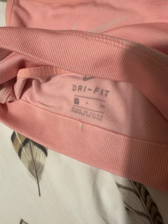 Top deportivo Nike niña rosa