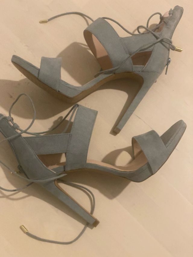 Sandalias de tacón grises talla 39