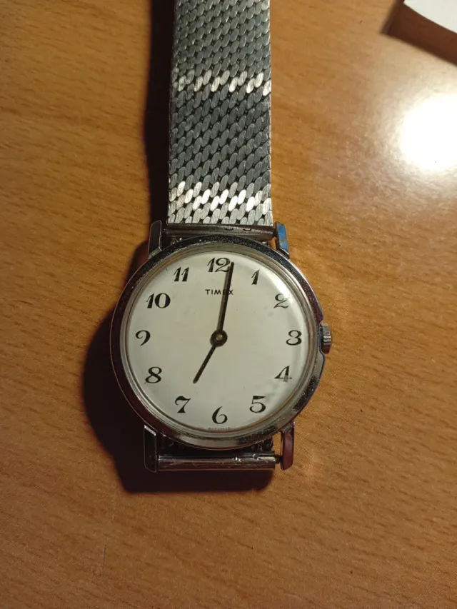 Reloj Timex Plata y Blanco