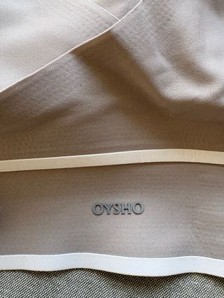 Top deportivo Oysho beige talla M Nuevo!